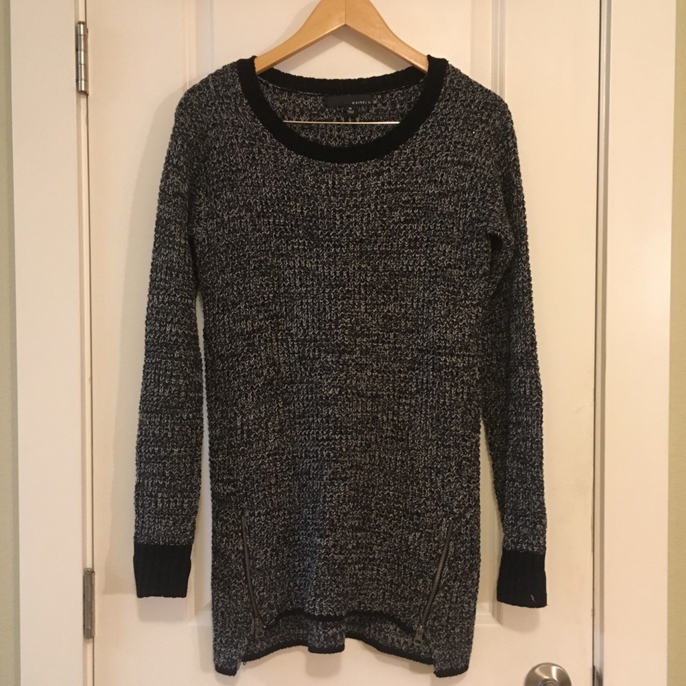 Kaisely Black and Gray Crew Neck Sweater